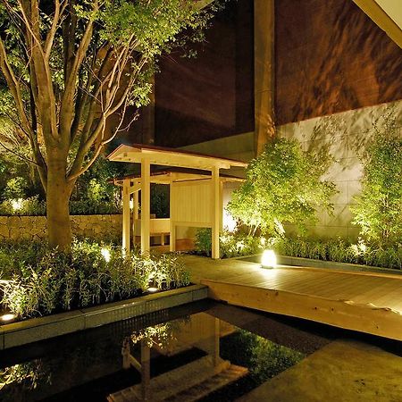 Hakone Tokinoshizuku Hotel Ngoại thất bức ảnh A Japanese garden at night