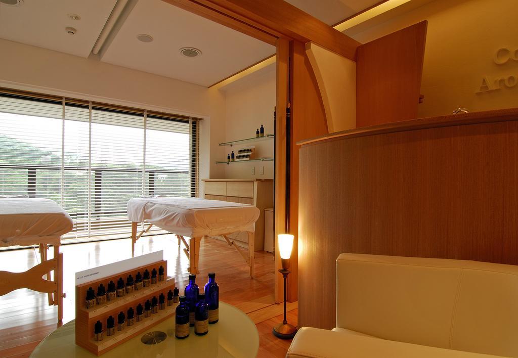Hakone Tokinoshizuku Hotel Ngoại thất bức ảnh A treatment room at the spa