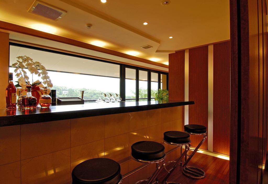 Hakone Tokinoshizuku Hotel Ngoại thất bức ảnh A bar at a hotel